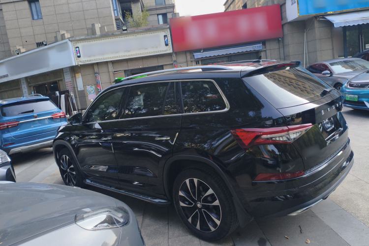 Used Skoda Kodiaq 2022 Restyled TSI330 7-Seater Two-Wheel-Drive Luxury Edition Left Side