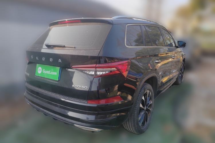 Used Skoda Kodiaq 2022 TSI330 7-Seater Two-Wheel-Drive Luxury Edition Rear Right 45 Deg