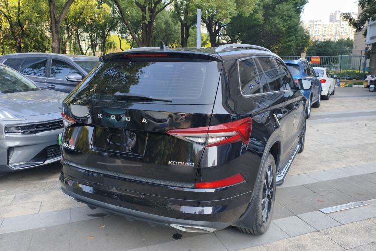 Used Skoda Kodiaq 2022 Restyled TSI330 7-Seater Two-Wheel-Drive Luxury Edition Rear Right 45 Deg