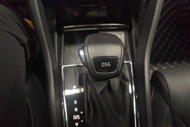 Used Skoda Kodiaq 2022 TSI330 5-Seater Two-Wheel-Drive Luxury Edition Gear Lever