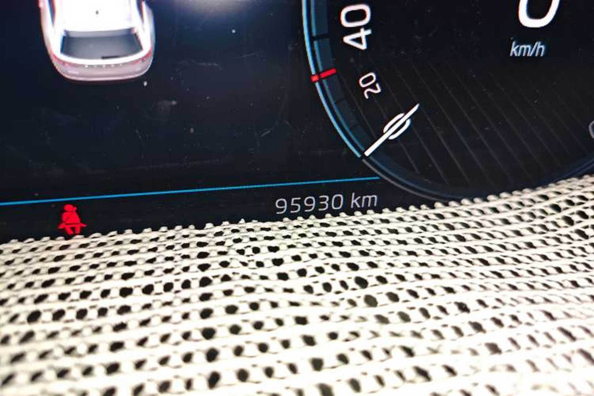 Used Skoda Kodiaq 2022 TSI330 7-Seater Two-Wheel-Drive Luxury Edition Odometer Close Up