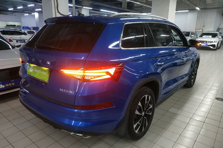 Used Skoda Kodiaq 2022 TSI330 7-Seater Two-Wheel-Drive Luxury Edition Rear Right 45 Deg