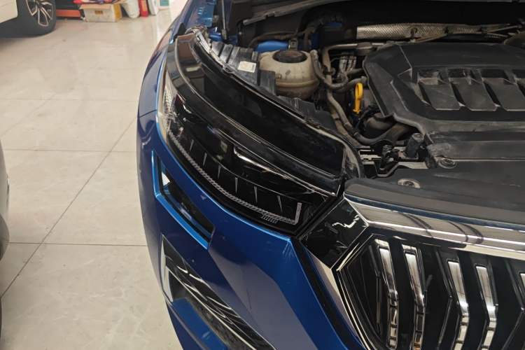Used Skoda Kodiaq 2022 TSI330 5-Seater Two-Wheel-Drive Luxury Edition Right Front Headlight