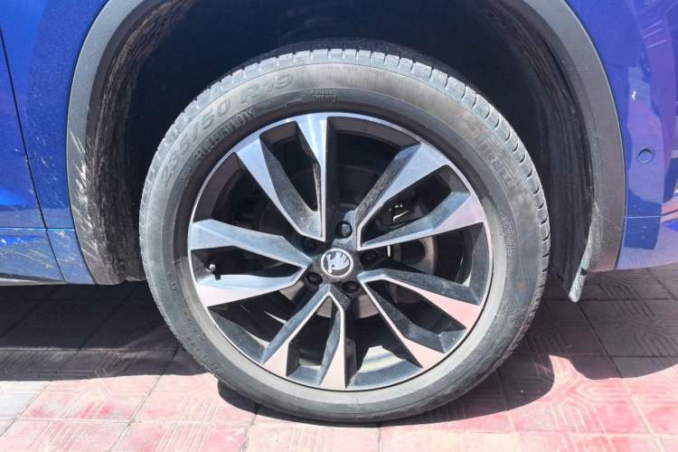 Used Skoda Kodiaq 2022 TSI330 5-Seater Two-Wheel-Drive Luxury Edition Right Front Wheel Hub