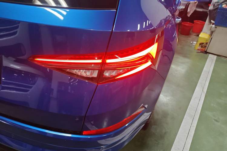 Used Skoda Kodiaq 2022 TSI330 7-Seater Two-Wheel-Drive Luxury Edition Right Rear Taillight