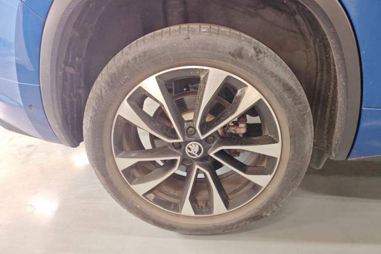Used Skoda Kodiaq 2022 TSI330 7-Seater Two-Wheel-Drive Luxury Edition Right Rear Wheel Hub