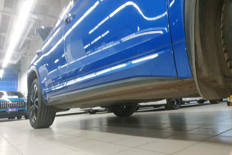 Used Skoda Kodiaq 2022 TSI330 7-Seater Two-Wheel-Drive Luxury Edition Right Side Sill