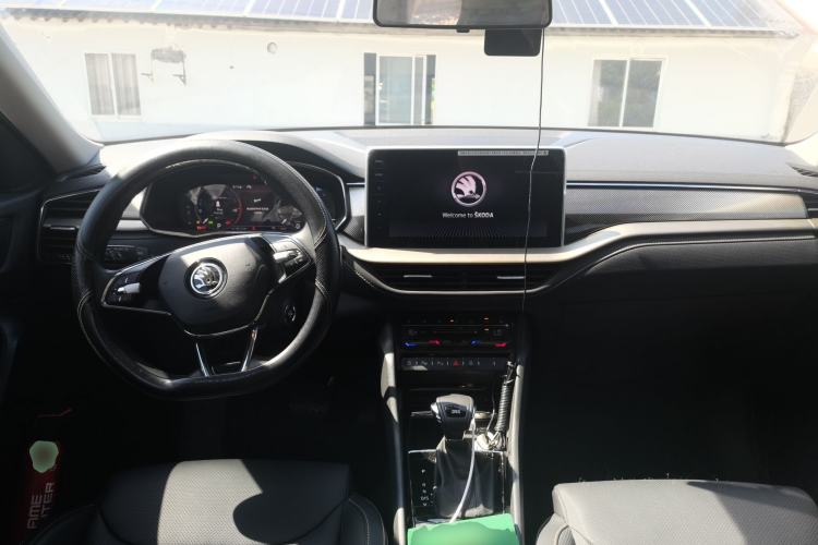 Used Skoda Kodiaq 2022 Restyled TSI330 7-Seater Two-Wheel-Drive Luxury Edition Center Console