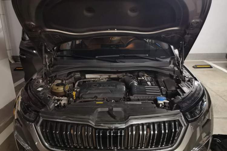 Used Skoda Kodiaq 2022 TSI380 7-Seater Four-Wheel-Drive Flagship Model Engine Bay