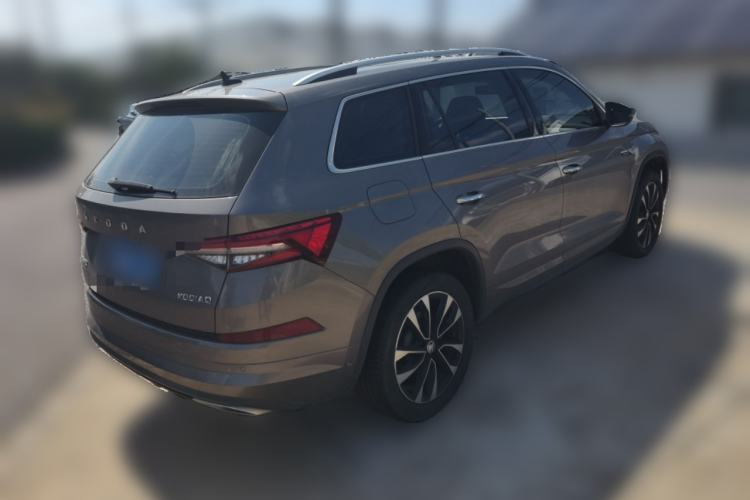 Used Skoda Kodiaq 2022 Restyled TSI330 7-Seater Two-Wheel-Drive Luxury Edition Rear Right 45 Deg