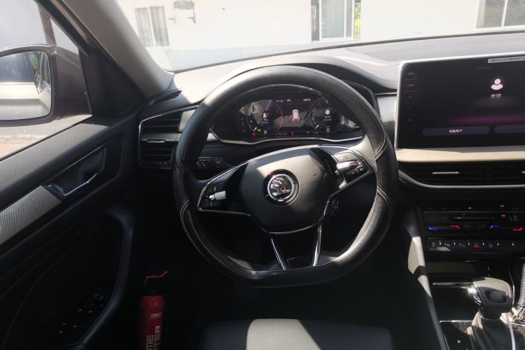 Used Skoda Kodiaq 2022 Restyled TSI330 7-Seater Two-Wheel-Drive Luxury Edition Steering Wheel