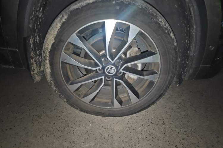 Used Skoda Kodiaq 2022 Restyled TSI330 7-Seater Two-Wheel-Drive Luxury Edition Right Front Wheel Hub