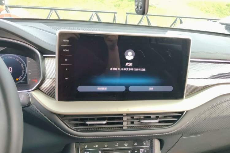 Used Skoda Kodiaq 2022 Restyled TSI330 7-Seater Two-Wheel-Drive Luxury Edition Audio And AC Panel