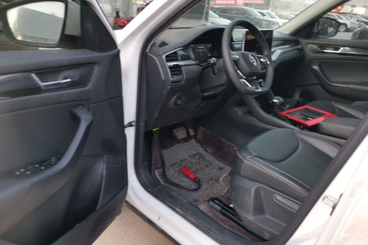 Used Skoda Kodiaq 2022 Facelifted TSI330 5-Seater Two-Wheel-Drive Luxury Edition Driver Seat