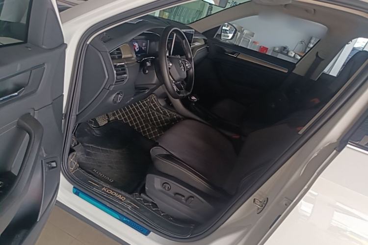 Used Skoda Kodiaq 2022 Restyled TSI330 7-Seater Two-Wheel-Drive Luxury Edition Driver Seat