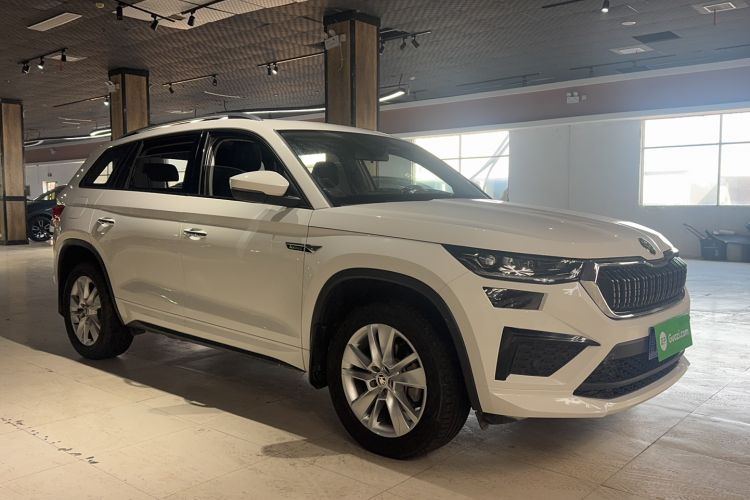 Used Skoda Kodiaq 2022 Facelifted TSI330 5-Seater Two-Wheel-Drive Luxury Edition Exterior 2
