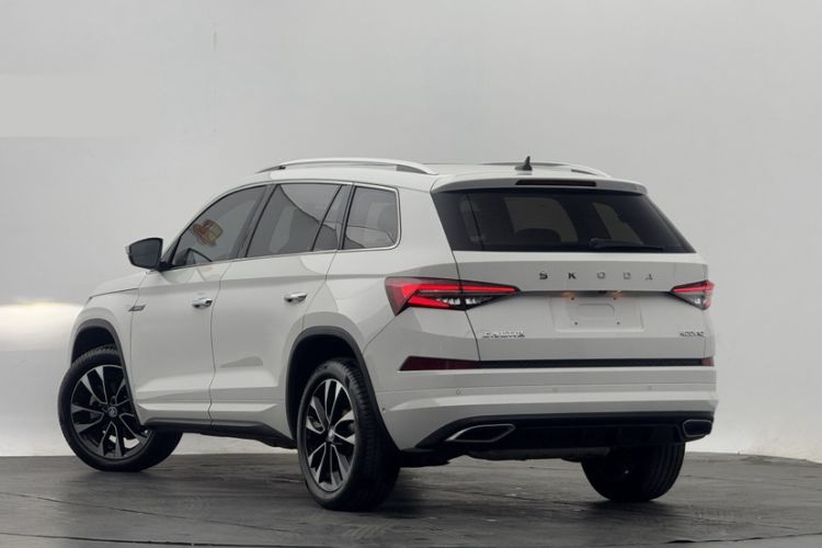 Used Skoda Kodiaq 2022 TSI330 7-Seater Two-Wheel-Drive Luxury Edition Exterior 2