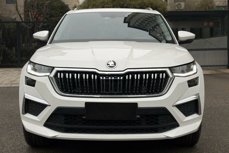 Used Skoda Kodiaq 2022 TSI330 7-Seater Two-Wheel-Drive Luxury Edition Exterior 2