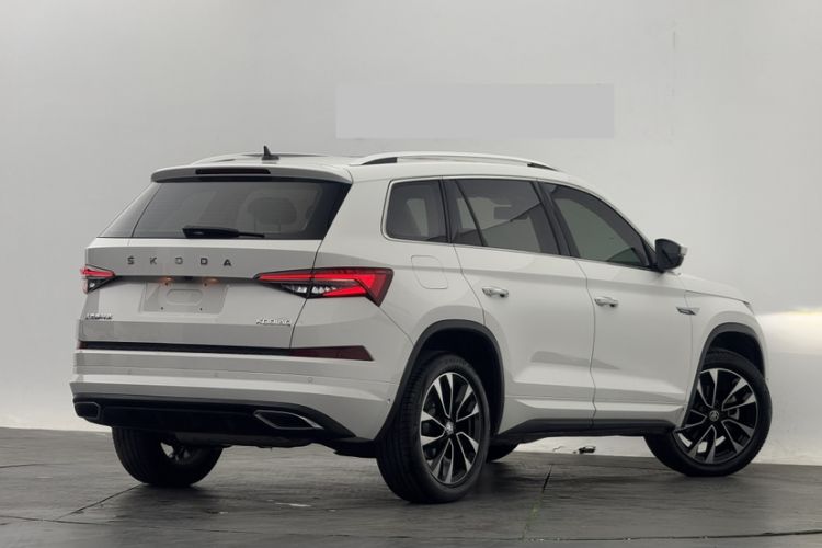 Used Skoda Kodiaq 2022 TSI330 7-Seater Two-Wheel-Drive Luxury Edition Exterior 3