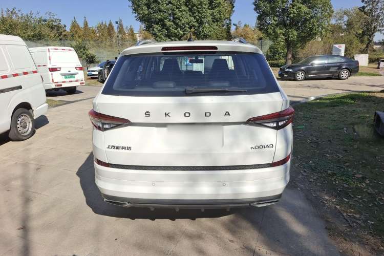 Used Skoda Kodiaq 2022 TSI330 7-Seater Two-Wheel-Drive Luxury Edition Exterior 4