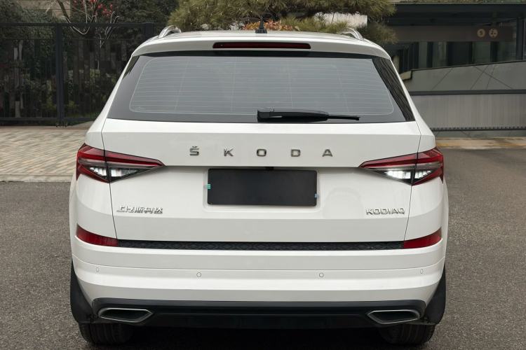 Used Skoda Kodiaq 2022 TSI330 7-Seater Two-Wheel-Drive Luxury Edition Exterior 4