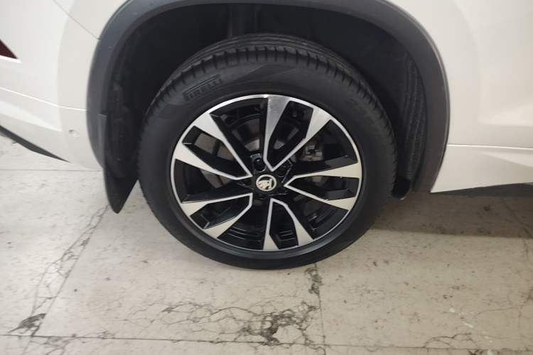 Used Skoda Kodiaq 2022 TSI330 5-Seater Two-Wheel-Drive Luxury Edition Exterior 5