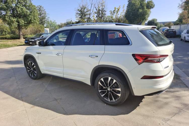 Used Skoda Kodiaq 2022 TSI330 7-Seater Two-Wheel-Drive Luxury Edition Exterior 5