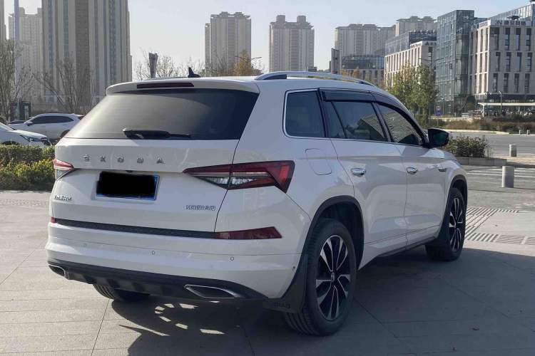 Used Skoda Kodiaq 2022 TSI330 7-Seater Two-Wheel-Drive Luxury Edition Exterior 5