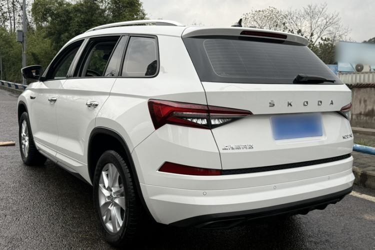 Used Skoda Kodiaq 2022 TSI330 5-Seater Two-Wheel-Drive Luxury Edition Exterior 5