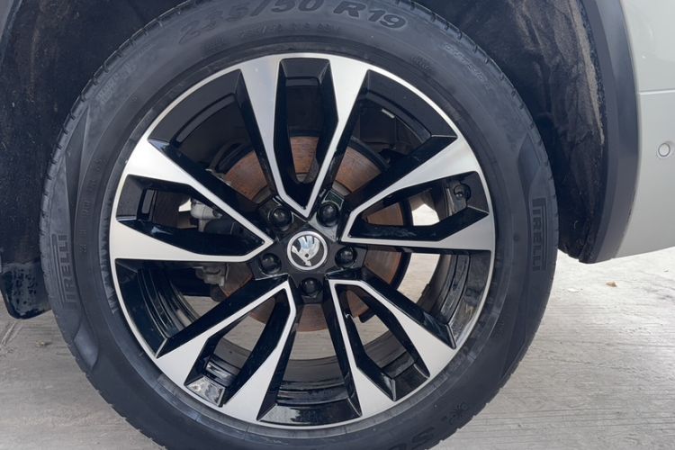 Used Skoda Kodiaq 2022 Restyled TSI330 7-Seater Two-Wheel-Drive Luxury Edition Exterior 6