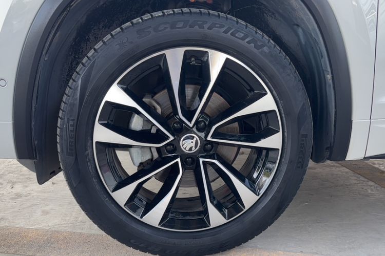 Used Skoda Kodiaq 2022 Restyled TSI330 7-Seater Two-Wheel-Drive Luxury Edition Exterior 7
