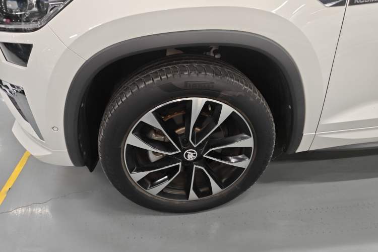 Used Skoda Kodiaq 2022 TSI330 5-Seater Two-Wheel-Drive Luxury Edition Exterior 7
