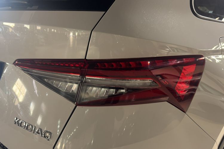 Used Skoda Kodiaq 2022 Facelifted TSI330 5-Seater Two-Wheel-Drive Luxury Edition Exterior 9