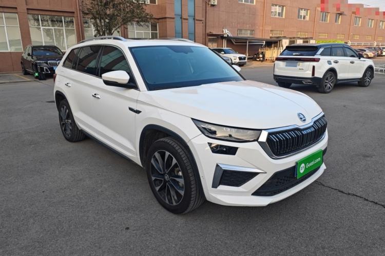 Used Skoda Kodiaq 2022 TSI330 5-Seater Two-Wheel-Drive Luxury Edition Front Right 45 Deg