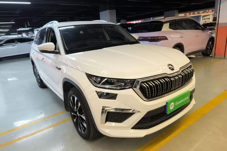 Used Skoda Kodiaq 2022 TSI330 7-Seater Two-Wheel-Drive Luxury Edition Front Right 45 Deg