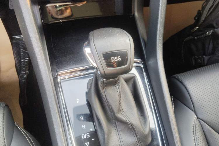 Used Skoda Kodiaq 2022 TSI330 5-Seater Two-Wheel-Drive Luxury Edition Gear Lever