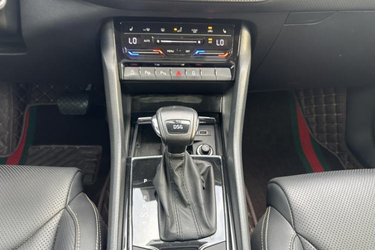 Used Skoda Kodiaq 2022 TSI330 7-Seater Two-Wheel-Drive Luxury Edition Gear Lever
