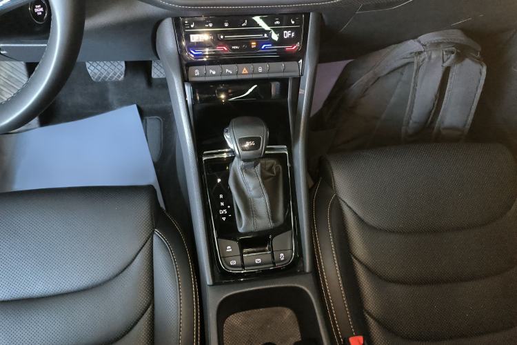 Used Skoda Kodiaq 2022 TSI330 7-Seater Two-Wheel-Drive Luxury Edition Gear Lever