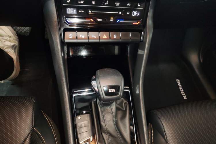 Used Skoda Kodiaq 2022 TSI330 7-Seater Two-Wheel-Drive Luxury Edition Gear Lever