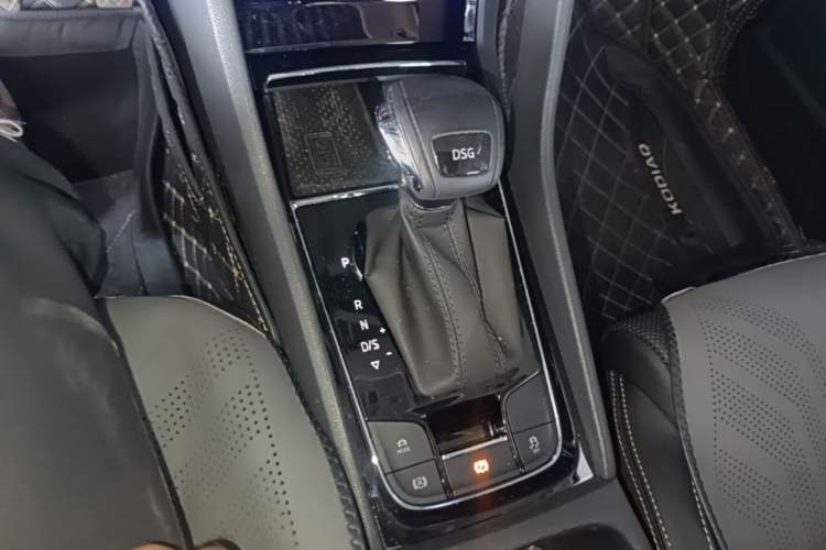 Used Skoda Kodiaq 2022 Restyled TSI330 7-Seater Two-Wheel-Drive Luxury Edition Gear Lever
