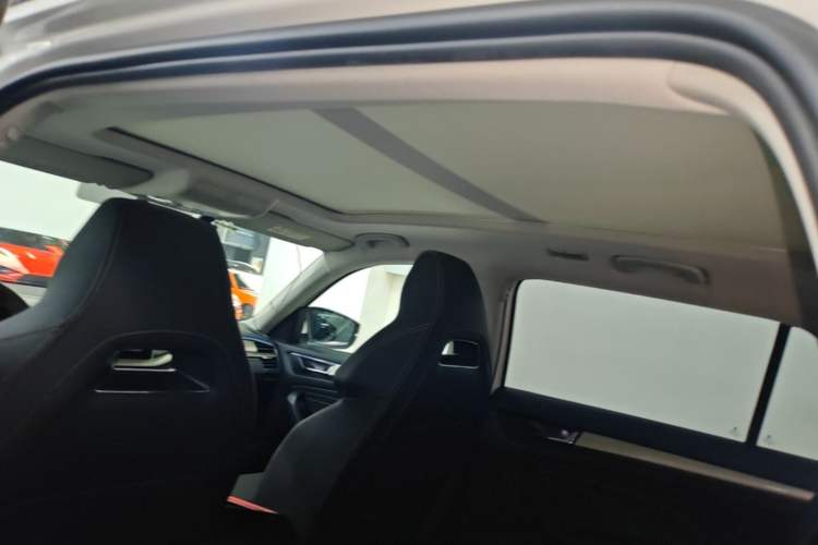 Used Skoda Kodiaq 2022 TSI330 5-Seater Two-Wheel-Drive Luxury Edition Headliner