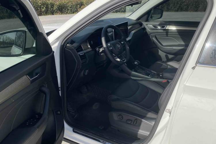 Used Skoda Kodiaq 2022 TSI330 7-Seater Two-Wheel-Drive Luxury Edition Interior 1