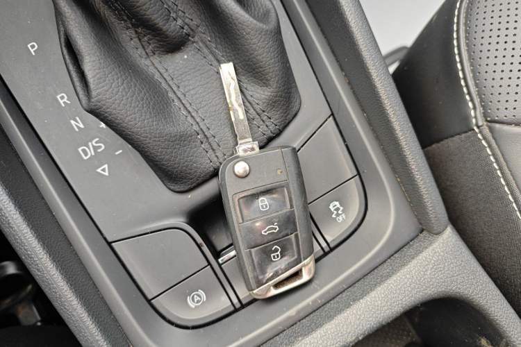 Used Skoda Kodiaq 2022 Facelifted TSI330 5-Seater Two-Wheel-Drive Luxury Edition Interior 1