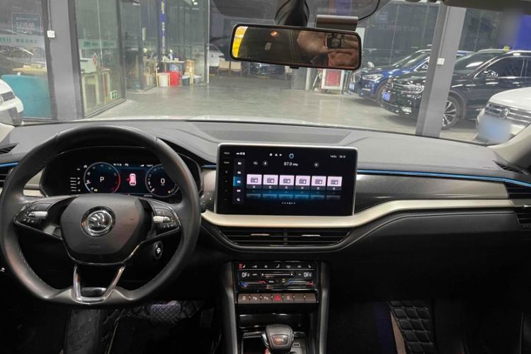 Used Skoda Kodiaq 2022 TSI330 5-Seater Two-Wheel-Drive Luxury Edition Interior 2