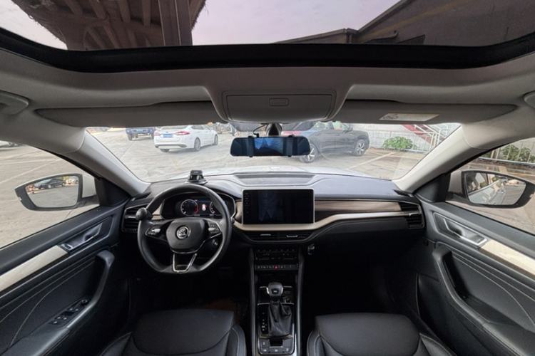 Used Skoda Kodiaq 2022 Restyled TSI330 7-Seater Two-Wheel-Drive Luxury Edition Interior 2