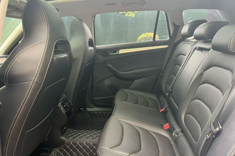Used Skoda Kodiaq 2022 TSI330 5-Seater Two-Wheel-Drive Luxury Edition Interior 2