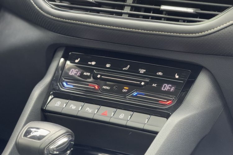 Used Skoda Kodiaq 2022 TSI330 7-Seater Two-Wheel-Drive Luxury Edition Interior 2