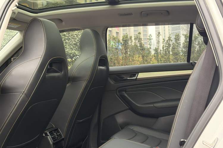Used Skoda Kodiaq 2022 TSI330 7-Seater Two-Wheel-Drive Luxury Edition Interior 3