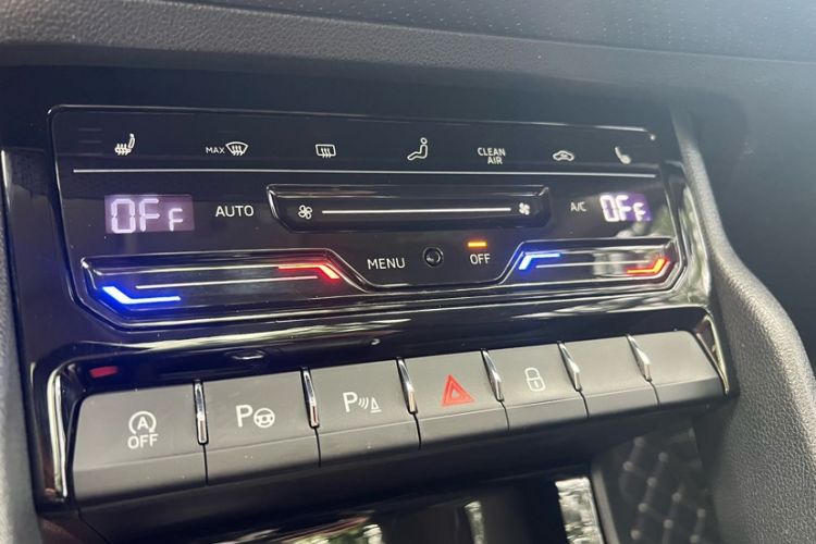 Used Skoda Kodiaq 2022 TSI330 5-Seater Two-Wheel-Drive Luxury Edition Interior 4