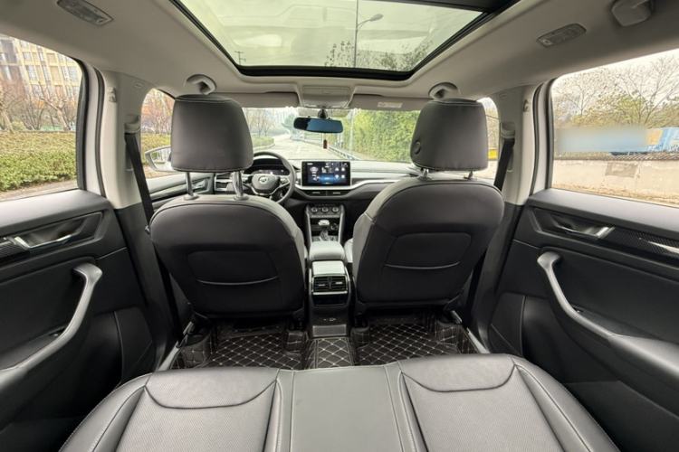 Used Skoda Kodiaq 2022 TSI330 5-Seater Two-Wheel-Drive Luxury Edition Interior 4